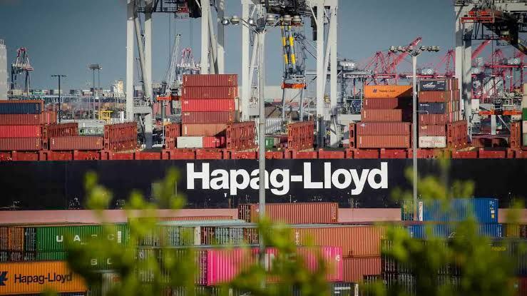 Hapag-Lloyd Profit Drops 50% as Trade Volatility Pressures Freight Rates