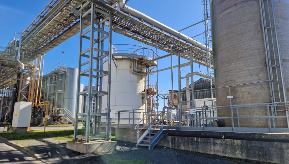 UAE and United States officials meet to sign a strategic agreement on strengthening critical minerals and rare earth supply chains.